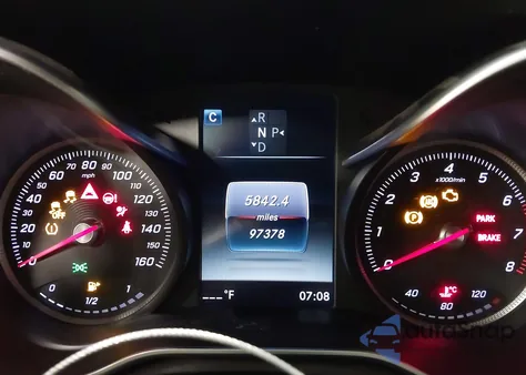 2017 Mercedes-Benz C 300 Sport 4Matic z USA, uszkodzony, nr VIN 55SWF4KB7HU200450